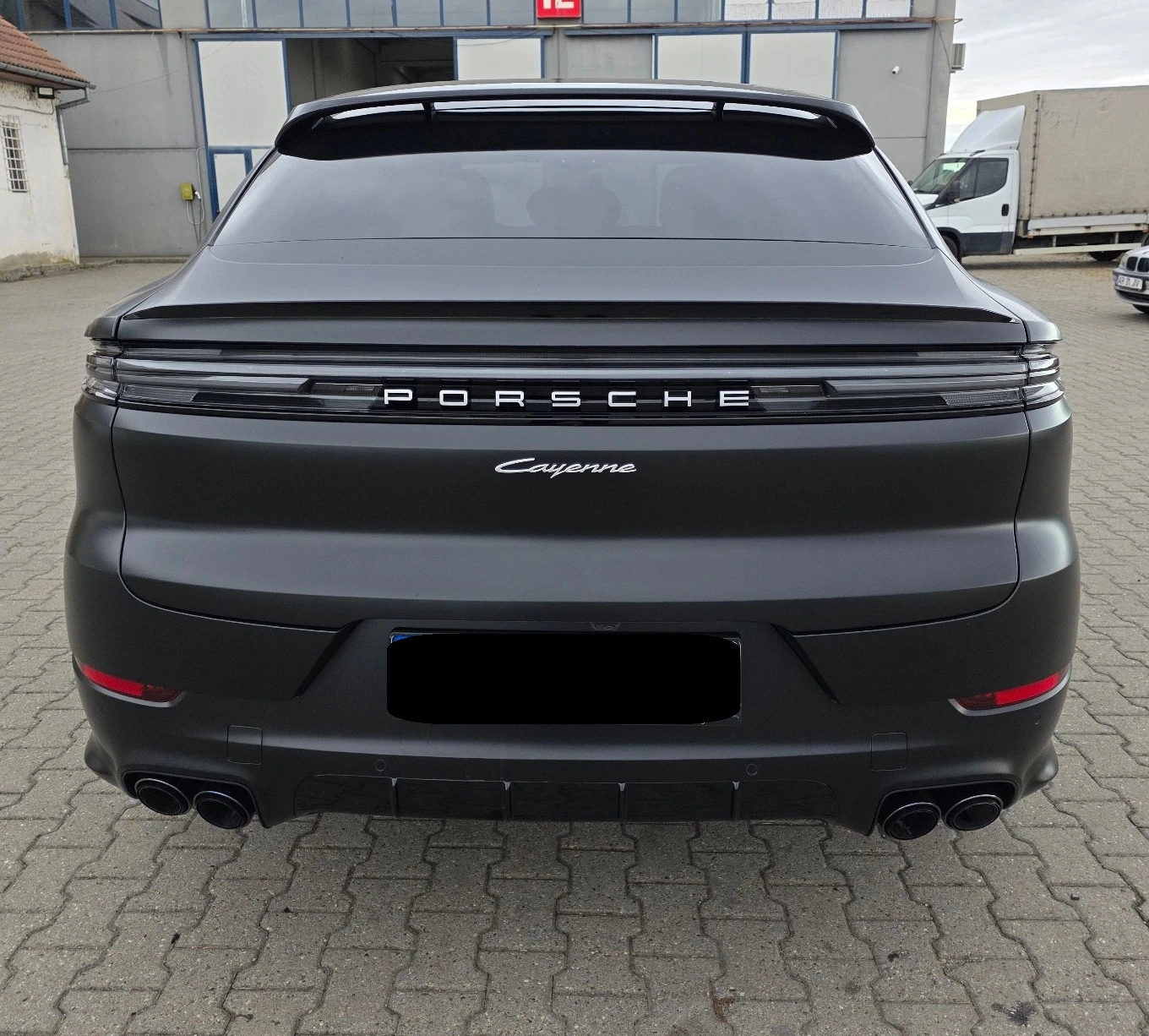 Porsche Cayenne Coupe 3.0 V6 E-Hybrid - изображение 3