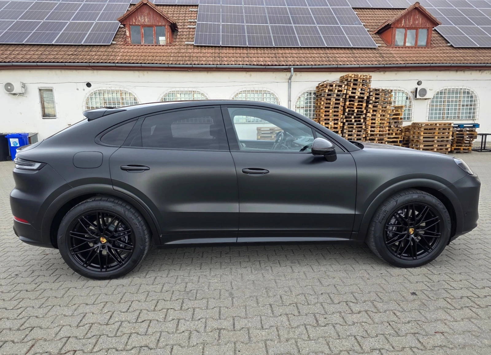 Porsche Cayenne Coupe 3.0 V6 E-Hybrid - изображение 2
