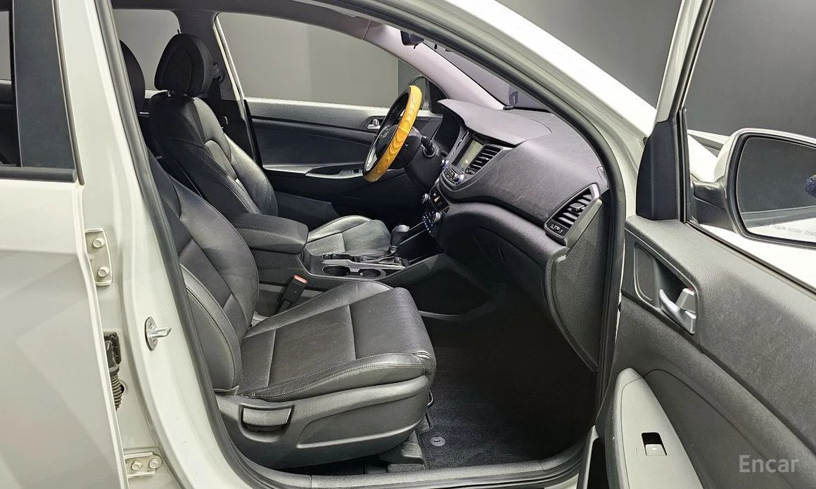 Hyundai Tucson, снимка 11 - Автомобили и джипове - 53764913