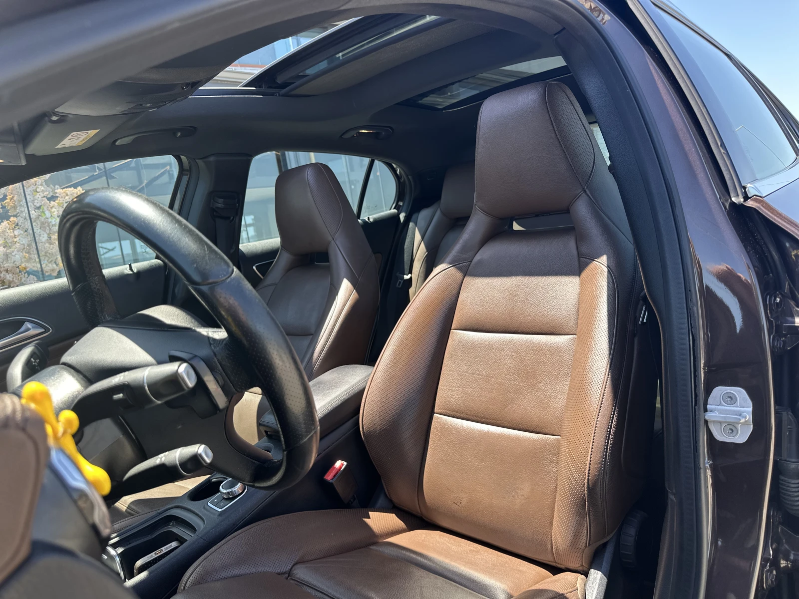Mercedes-Benz GLA 200 d /4 MATIC/FACELIFT/PANORAMA/KEYLESS/CAR PLAY/LED, снимка 11 - Автомобили и джипове - 55078094