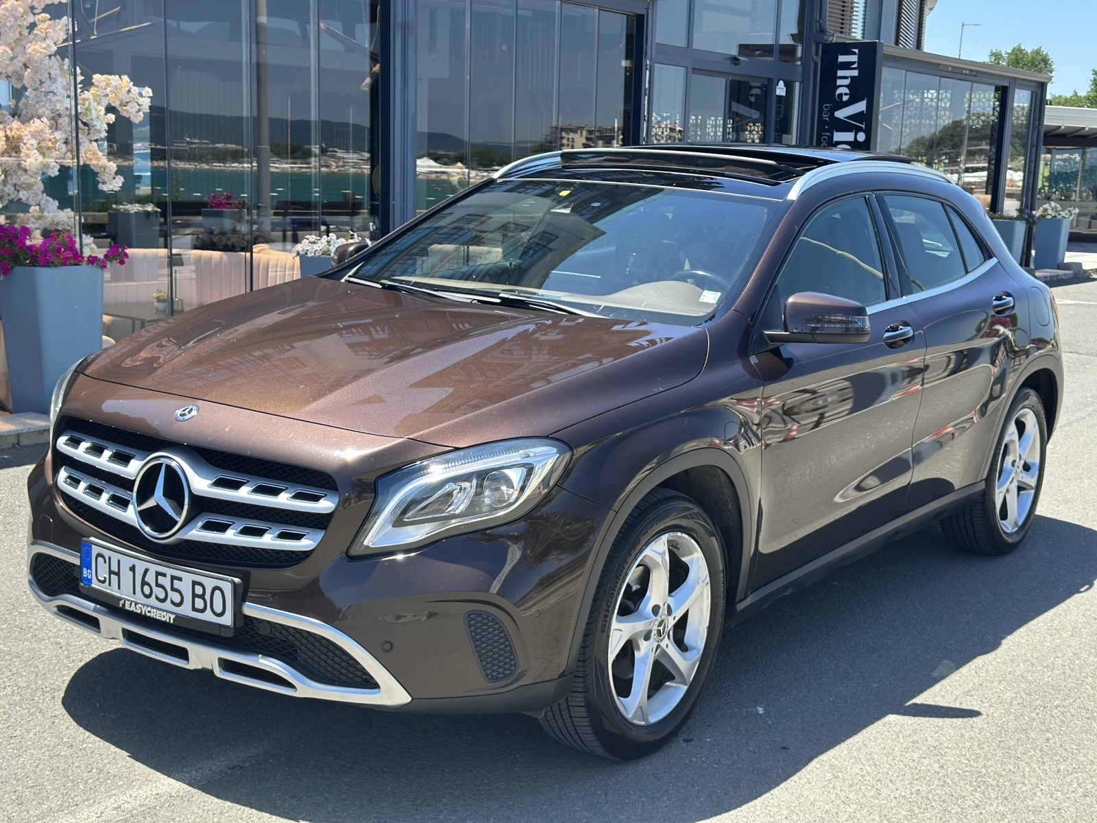 Mercedes-Benz GLA 200 d /4 MATIC/FACELIFT/PANORAMA/KEYLESS/CAR PLAY/LED, снимка 3 - Автомобили и джипове - 55078094