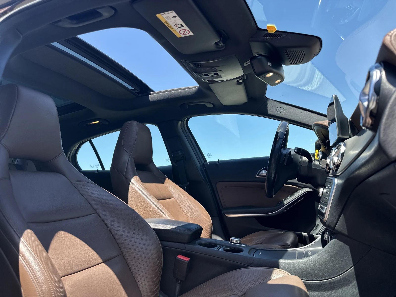 Mercedes-Benz GLA 200 d /4 MATIC/FACELIFT/PANORAMA/KEYLESS/CAR PLAY/LED, снимка 17 - Автомобили и джипове - 55078094