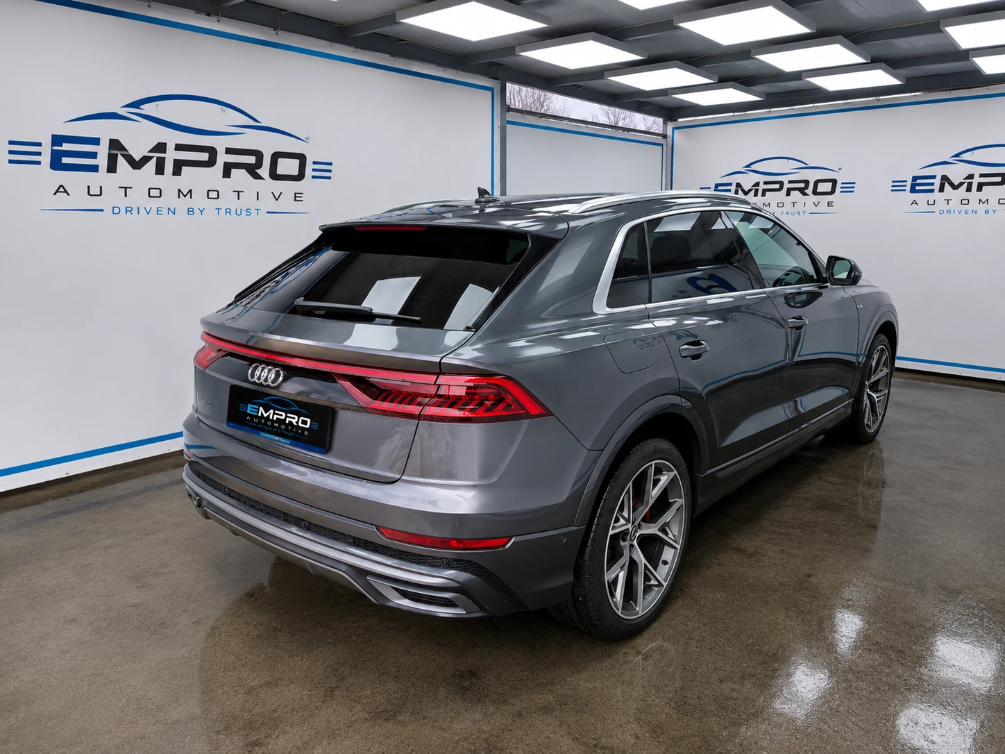 Audi Q8 3хS LINE* Pano* Ambi* 4D B&O* 24 Месец гаранция. , снимка 4 - Автомобили и джипове - 55286501