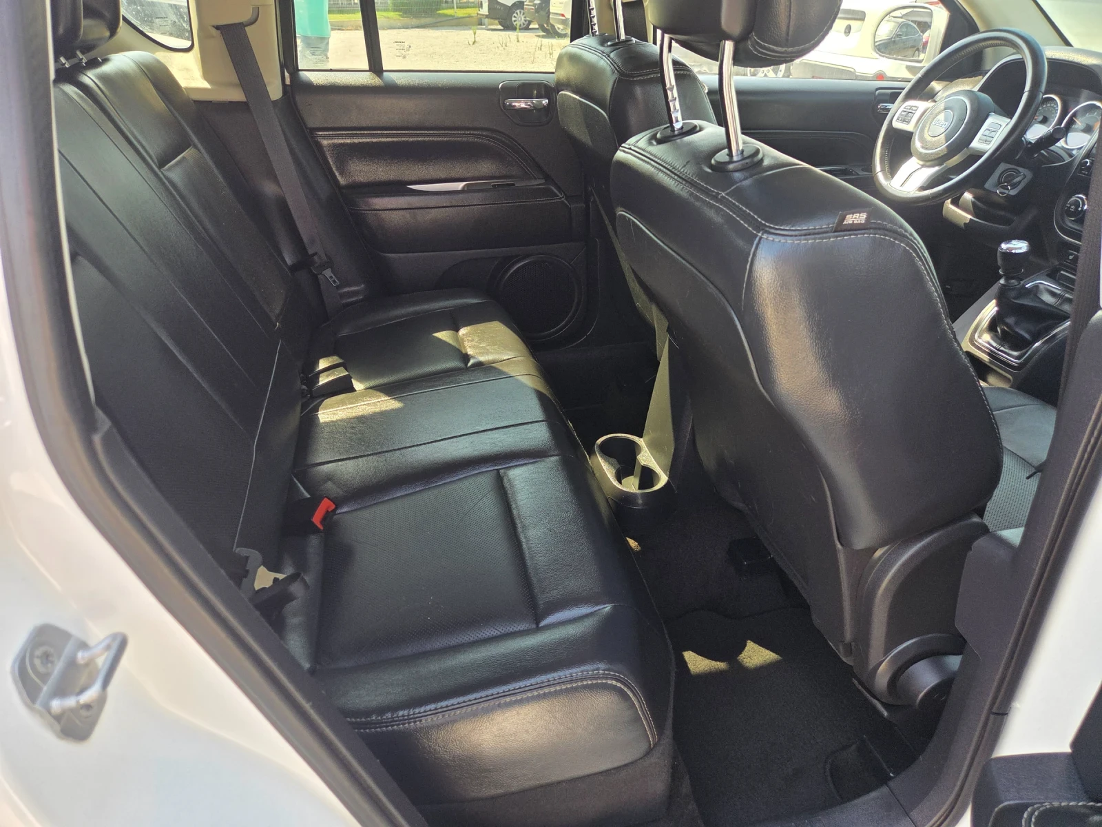 Jeep Compass 2.2CDi/4х4/NAVI/КОЖА, снимка 12 - Автомобили и джипове - 55920208