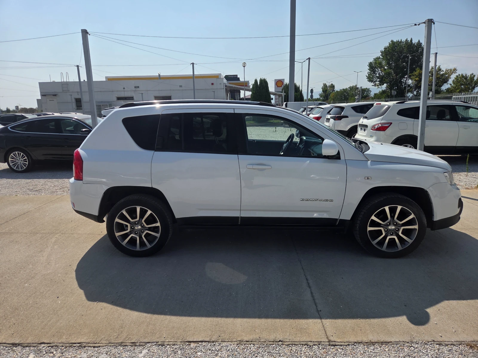 Jeep Compass 2.2CDi/4х4/NAVI/КОЖА, снимка 2 - Автомобили и джипове - 55920208