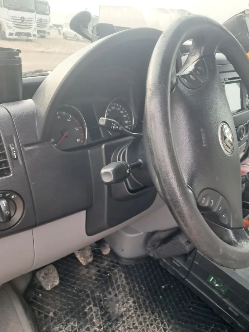 VW Crafter, снимка 7 - Бусове и автобуси - 48768971