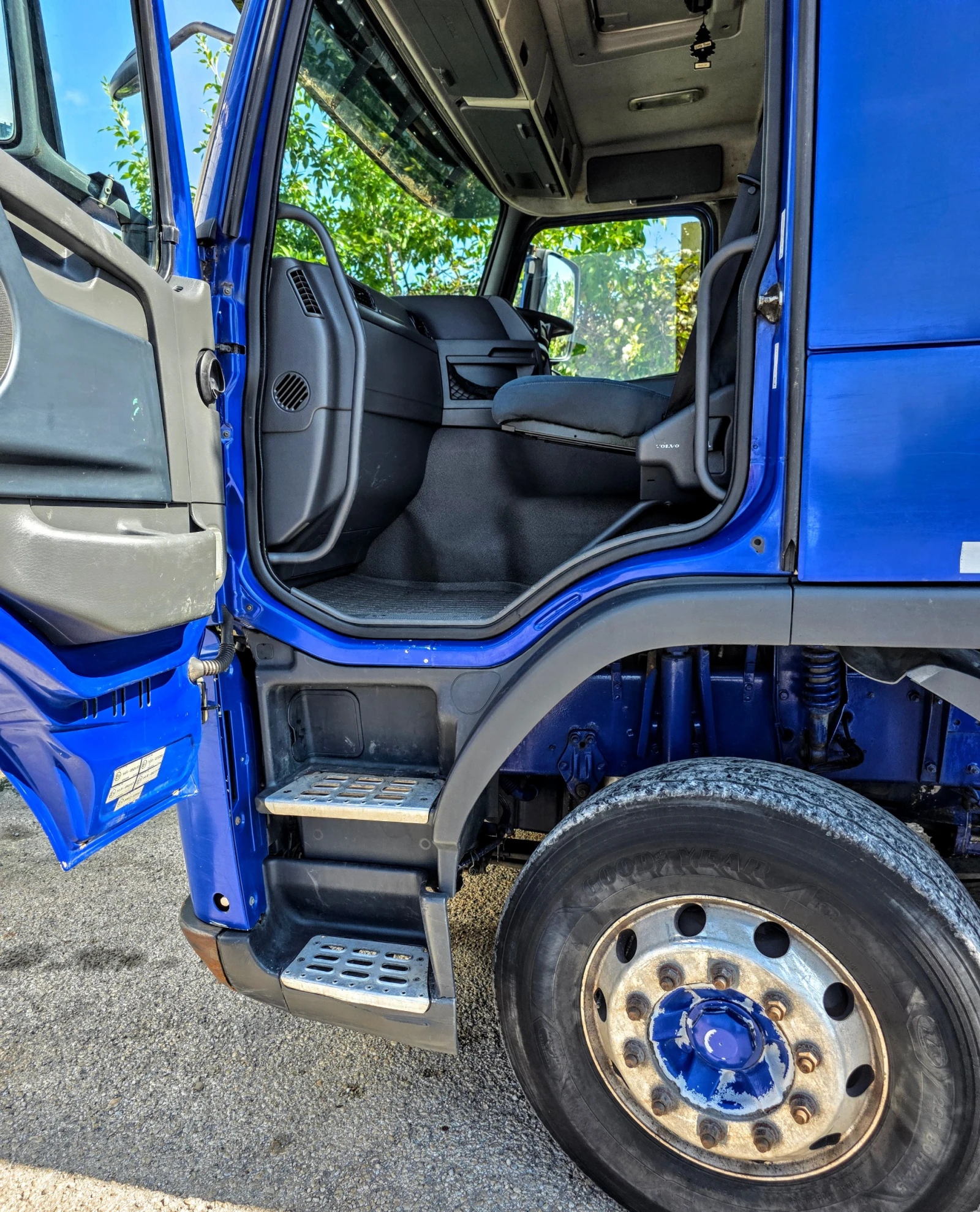 Volvo Fm 8x4  ЗЪРНОВОЗ  - изображение 6