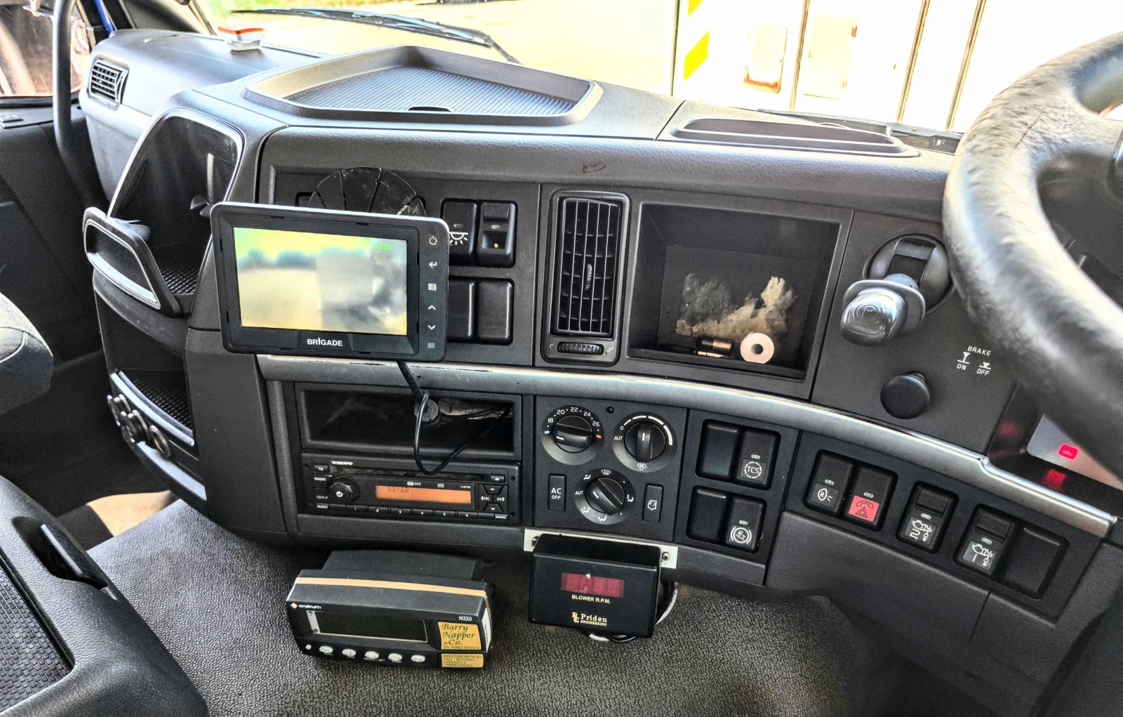 Volvo Fm 8x4  ЗЪРНОВОЗ  - изображение 4