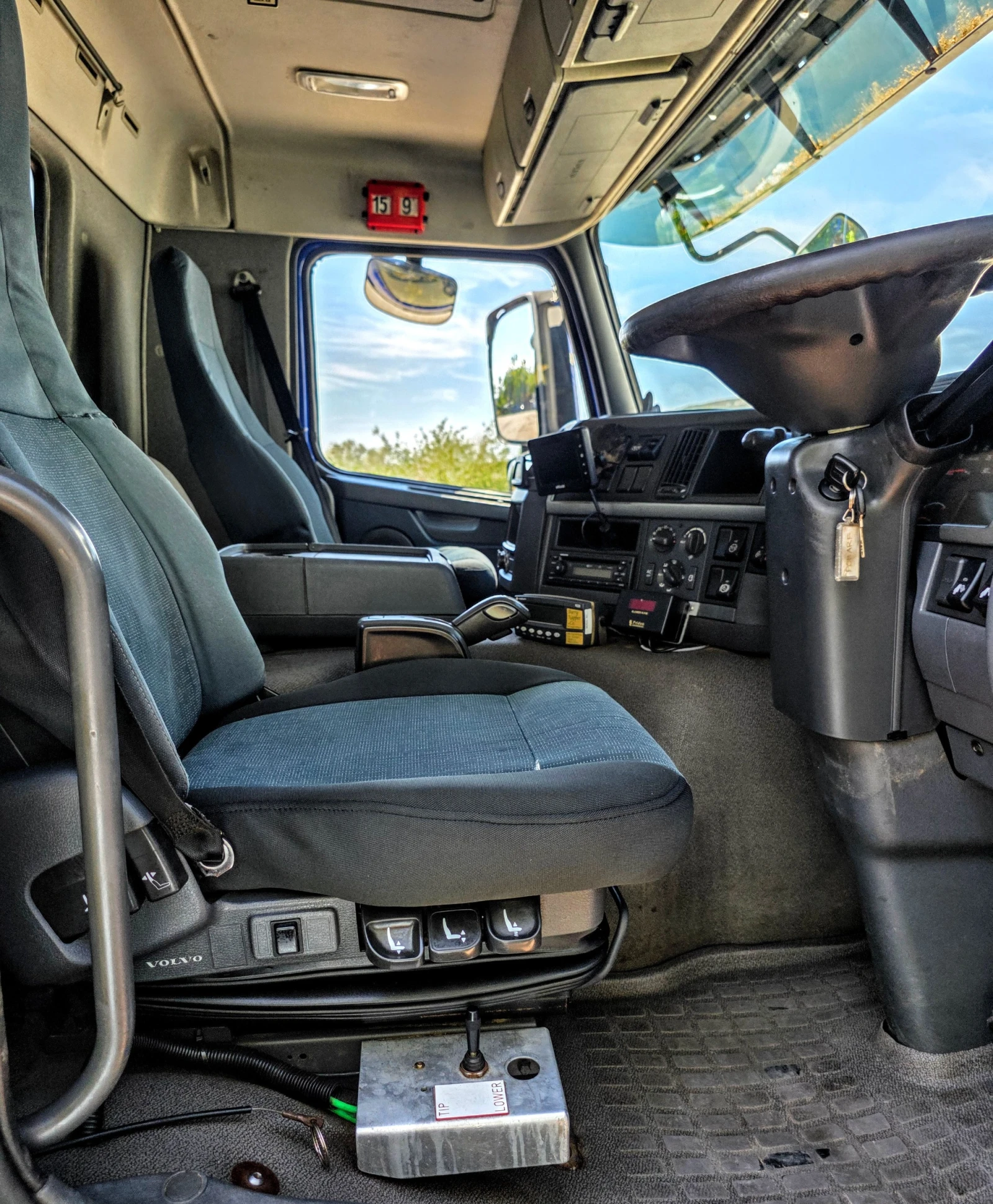 Volvo Fm 8x4  ЗЪРНОВОЗ  - изображение 10