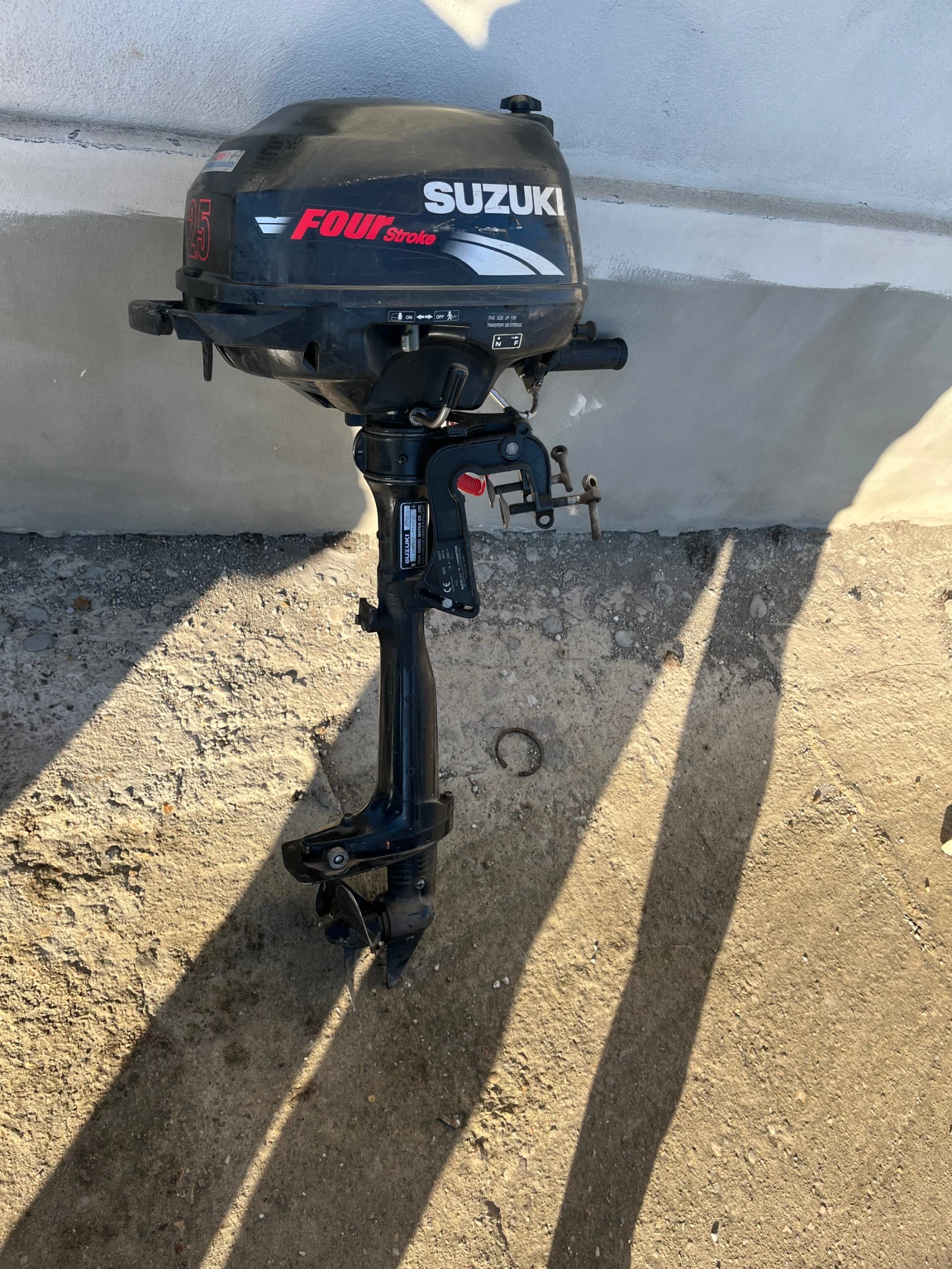 Извънбордов двигател Suzuki Suzuki четиритактов 2.5коня  - изображение 2