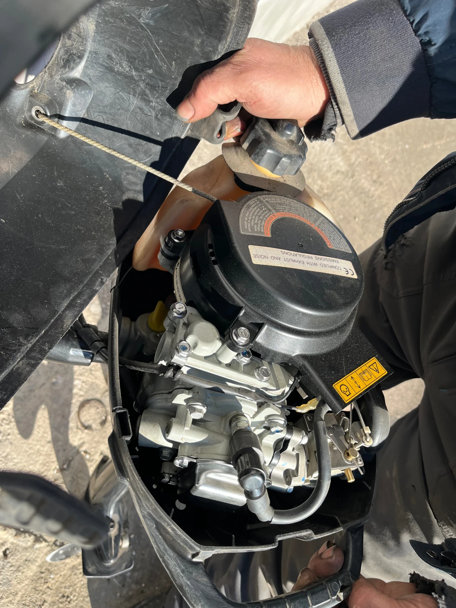 Извънбордов двигател Suzuki Suzuki четиритактов 2.5коня  - изображение 6