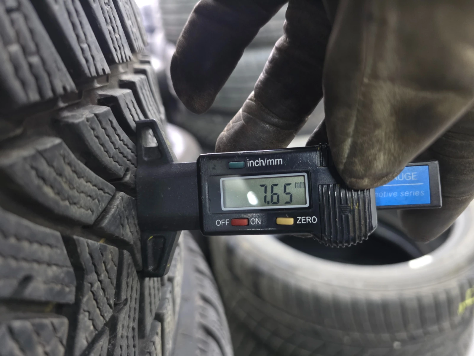 Гуми Зимни 225/45R17, снимка 8 - Гуми и джанти - 54986830