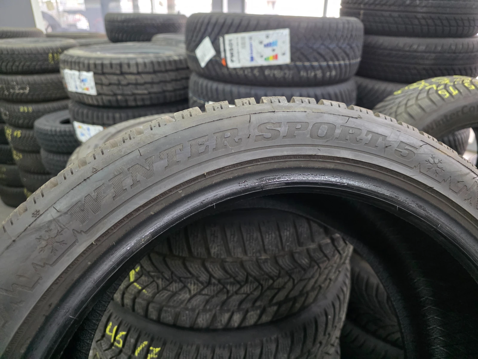 Гуми Зимни 225/45R17, снимка 12 - Гуми и джанти - 54986830