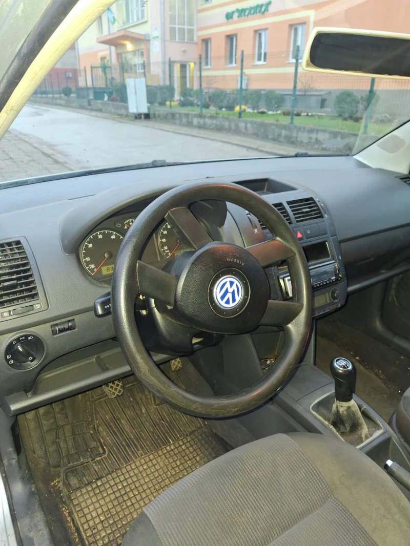 VW Polo, снимка 5 - Автомобили и джипове - 47930575