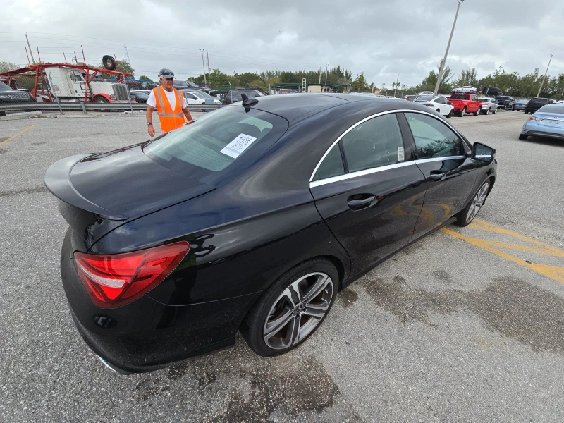 Mercedes-Benz CLA 250 * Pano* keyless* BLIND SPOT* ambient* , снимка 7 - Автомобили и джипове - 48040160