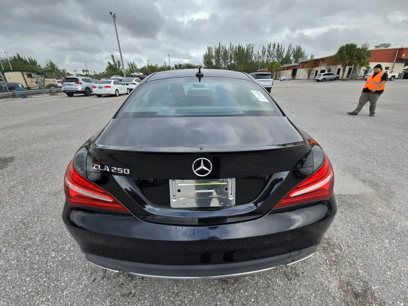 Mercedes-Benz CLA 250 * Pano* keyless* BLIND SPOT* ambient* , снимка 6 - Автомобили и джипове - 48040160