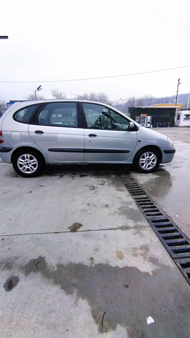 Renault Scenic 1.9 DTI, снимка 3 - Автомобили и джипове - 49274281