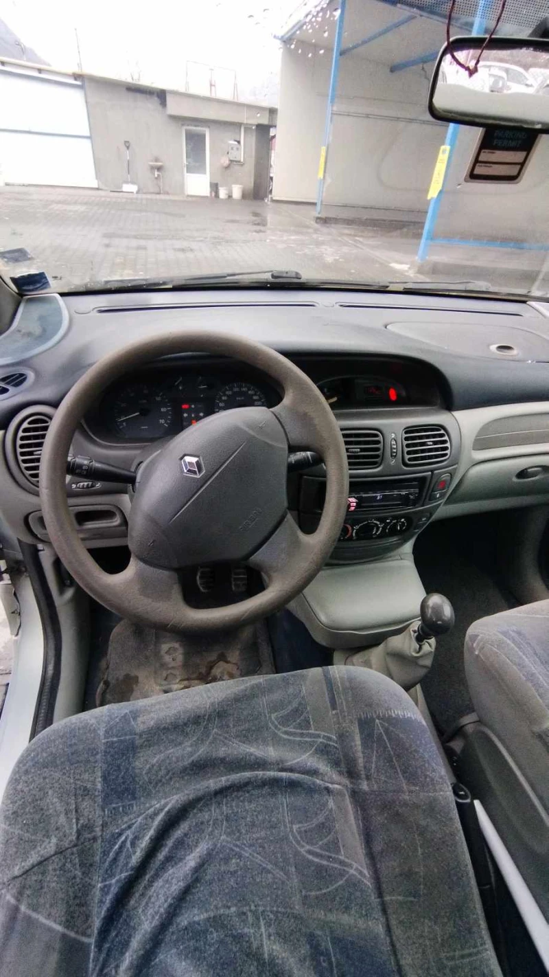 Renault Scenic 1.9 DTI, снимка 8 - Автомобили и джипове - 49274281