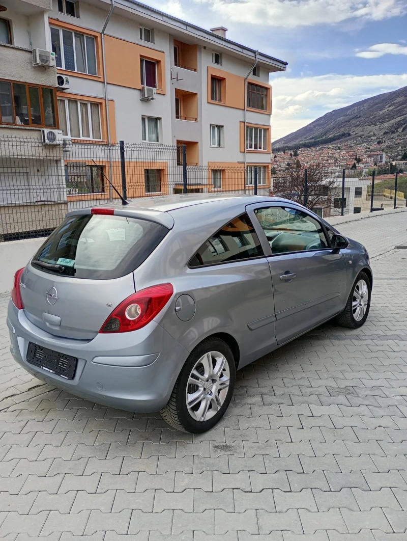 Opel Corsa 1.2 16v 75hp Климатик Мулти волан, снимка 5 - Автомобили и джипове - 49531647