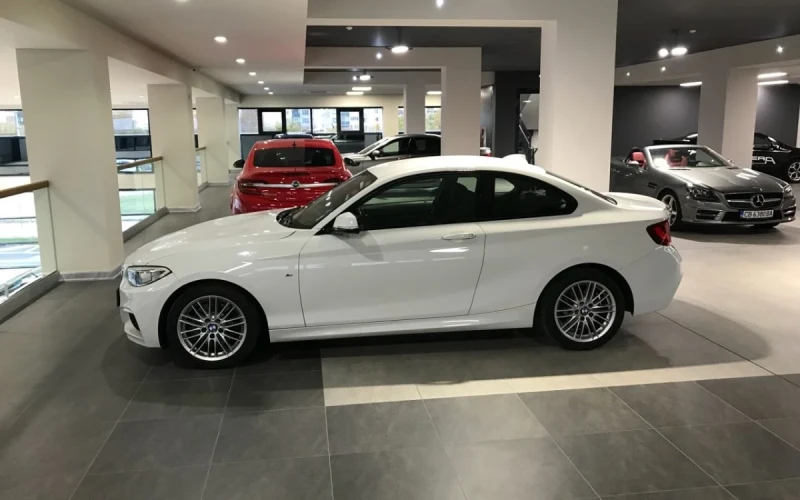 BMW 220 d М пакет, снимка 3 - Автомобили и джипове - 52588200