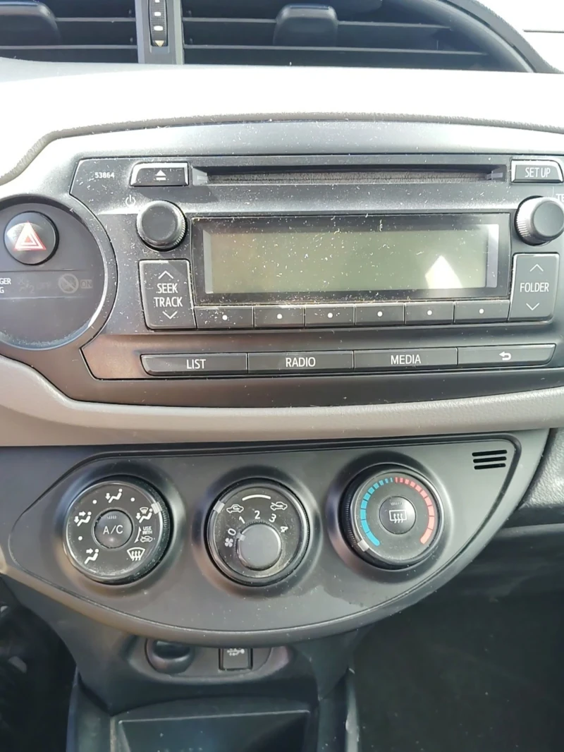 Toyota Yaris, снимка 11 - Автомобили и джипове - 52663435