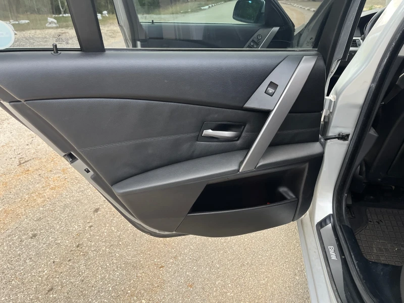 BMW 520 520i CH, снимка 11 - Автомобили и джипове - 52312383