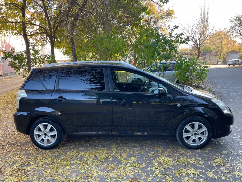 Toyota Corolla verso 2.2 D4D FACELIFT, снимка 10 - Автомобили и джипове - 52884995