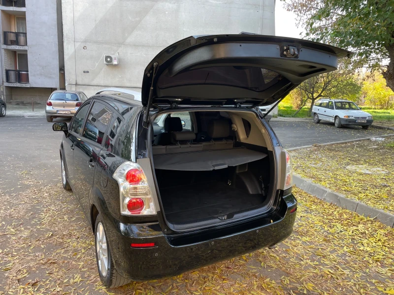 Toyota Corolla verso 2.2 D4D FACELIFT, снимка 14 - Автомобили и джипове - 52884995