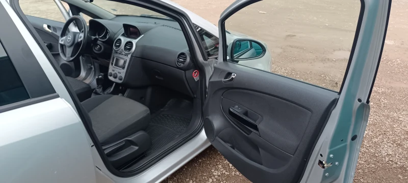 Opel Corsa, снимка 6 - Автомобили и джипове - 53106276