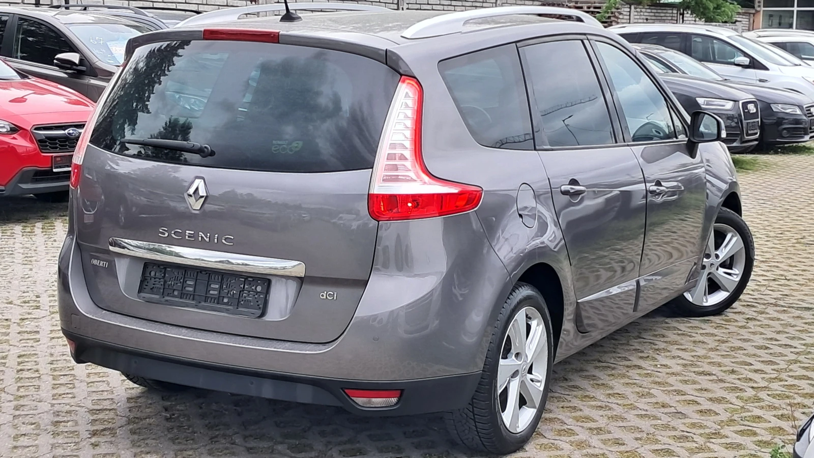 Renault Scenic FULL РЕАЛ КМ 7-МЕСТА ИЗКЛЮЧИТЕЛЕН СЕРВ КНИЖК УНИКТ, снимка 5 - Автомобили и джипове - 12363859