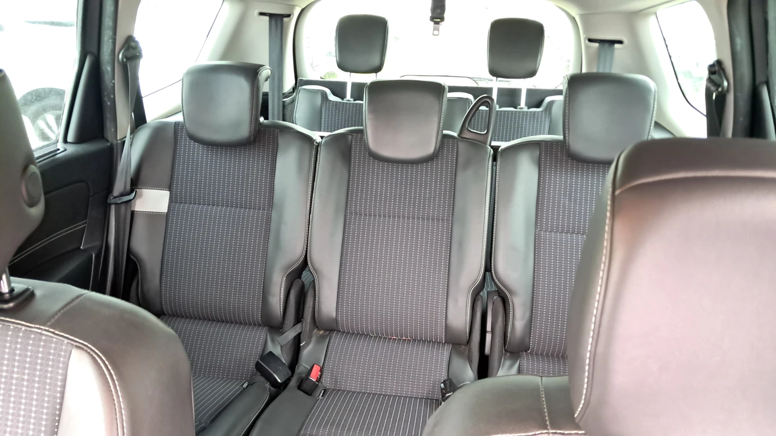 Renault Scenic FULL РЕАЛ КМ 7-МЕСТА ИЗКЛЮЧИТЕЛЕН СЕРВ КНИЖК УНИКТ, снимка 9 - Автомобили и джипове - 12363859