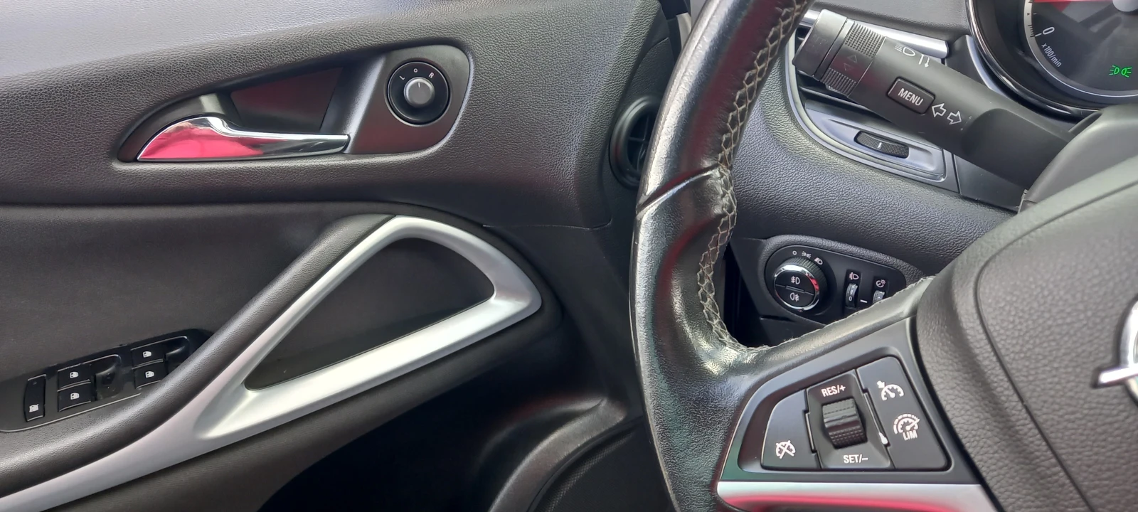 Opel Zafira 1.6i РЕАЛ КМ ИЗКЛЮЧИТЕЛА СЕРВИ КНИЖК 7-МЕСТА ОБСЛЖ, снимка 14 - Автомобили и джипове - 12363859