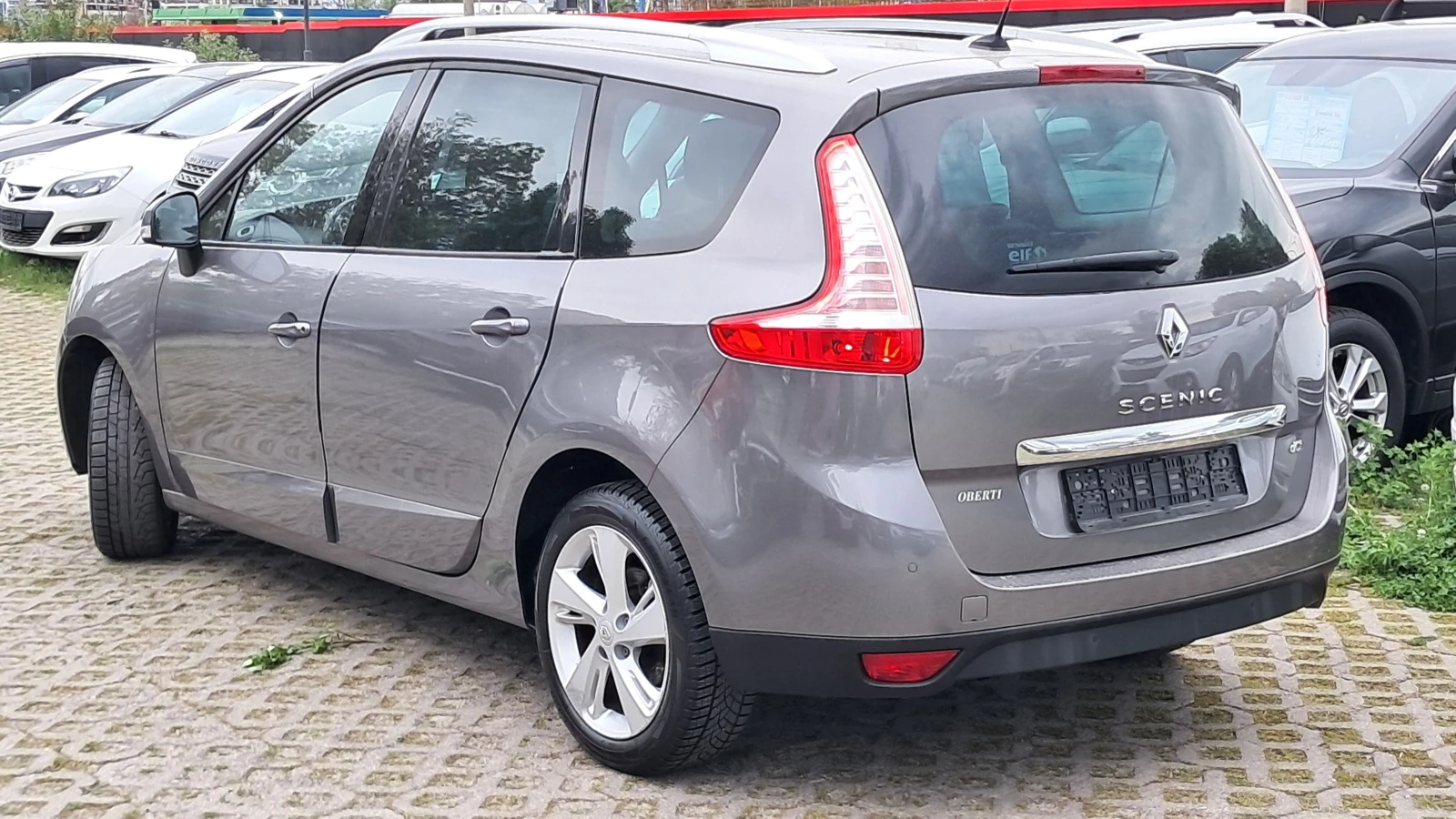Renault Scenic FULL РЕАЛ КМ 7-МЕСТА ИЗКЛЮЧИТЕЛЕН СЕРВ КНИЖК УНИКТ, снимка 4 - Автомобили и джипове - 12363859