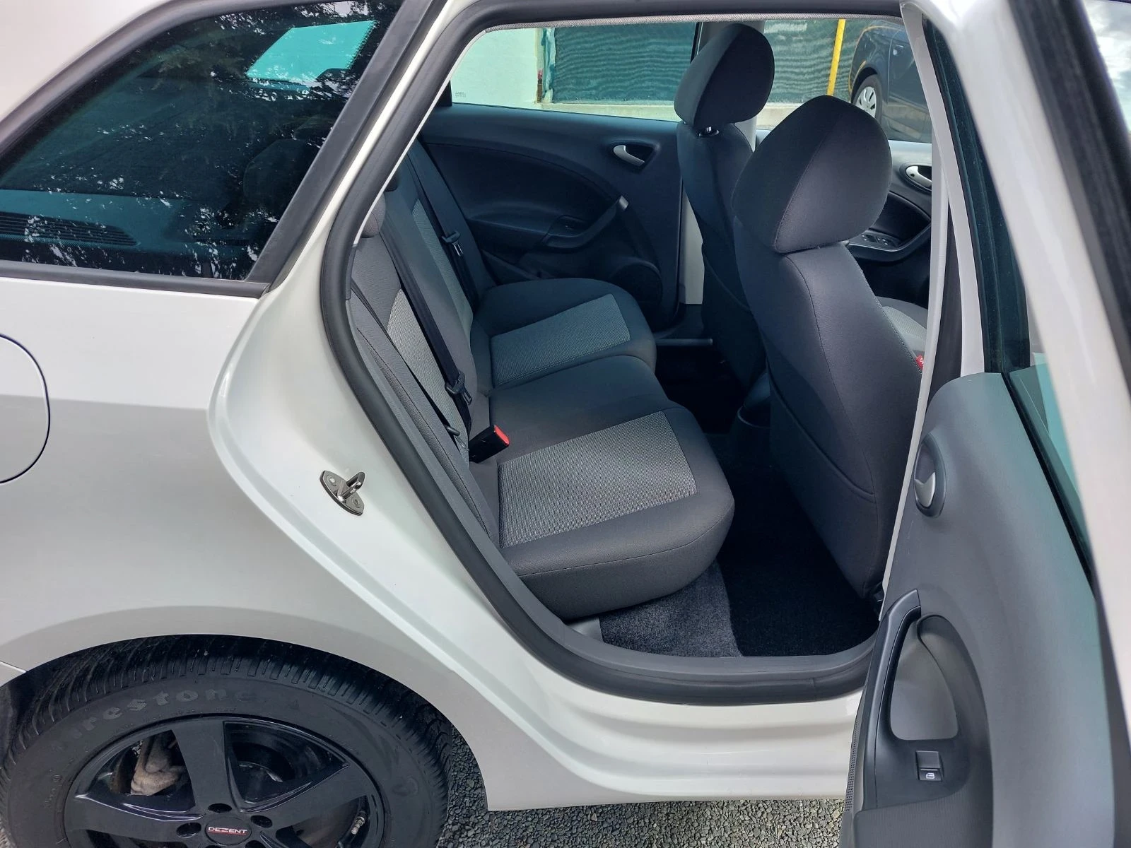 Seat Ibiza 1.6tdi | Mobile.bg — изображение 11