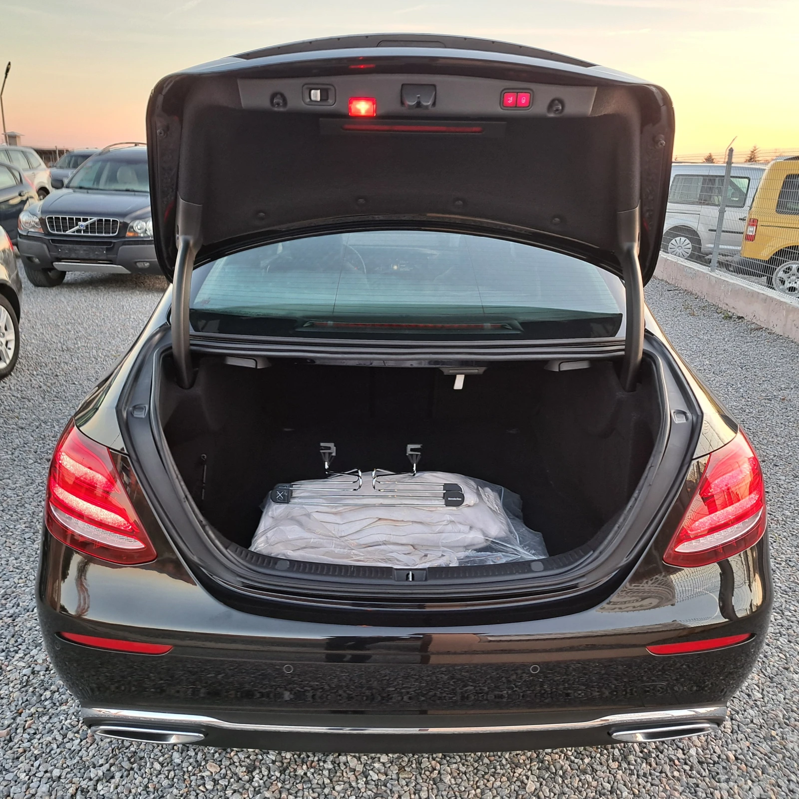 Mercedes-Benz E 350 E-Klasse* 4Matic* Exclusive* Distr* 360Cam* 171000 | Mobile.bg   16