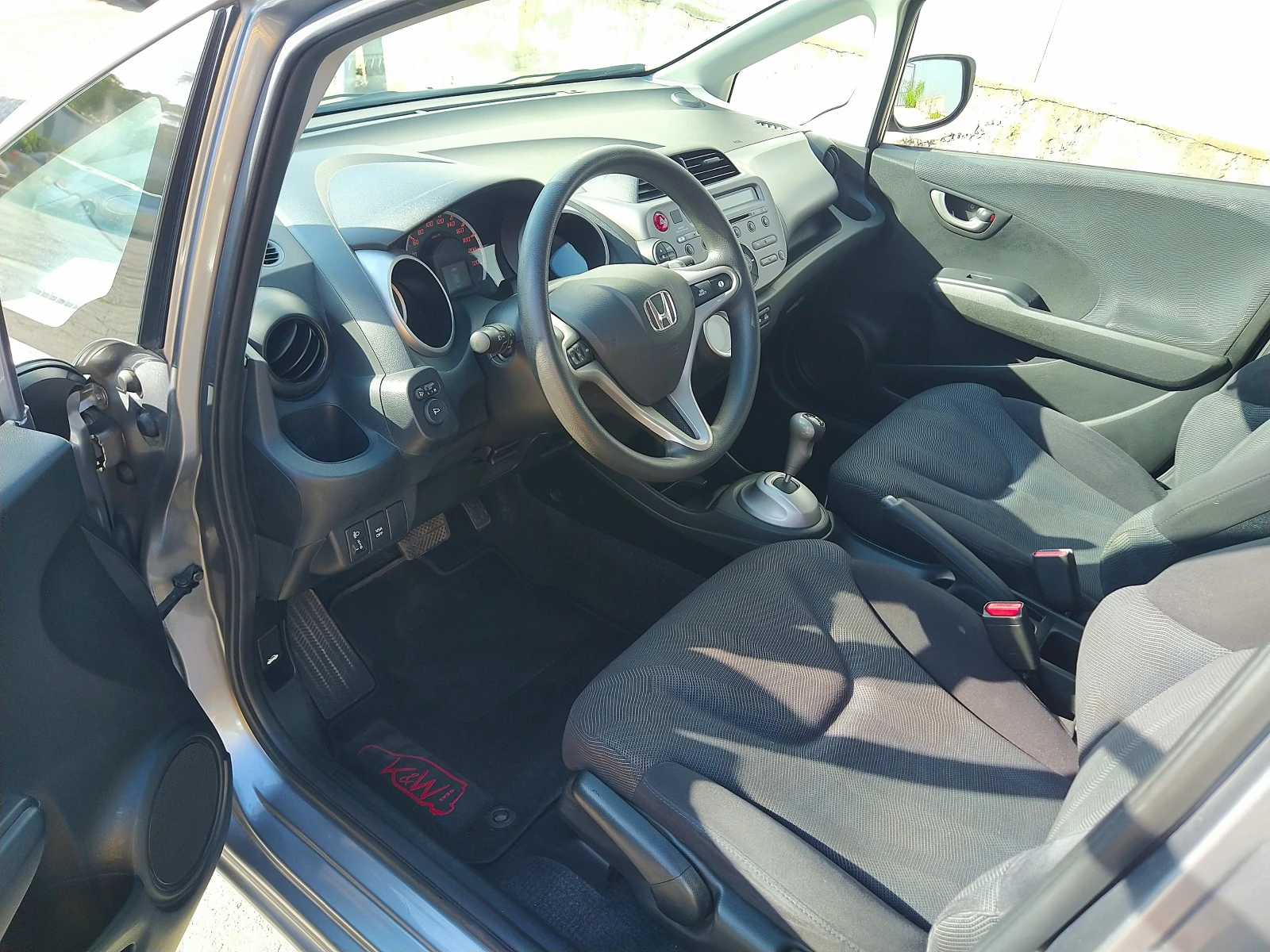 Honda Jazz 1.3 Автоматик - изображение 10