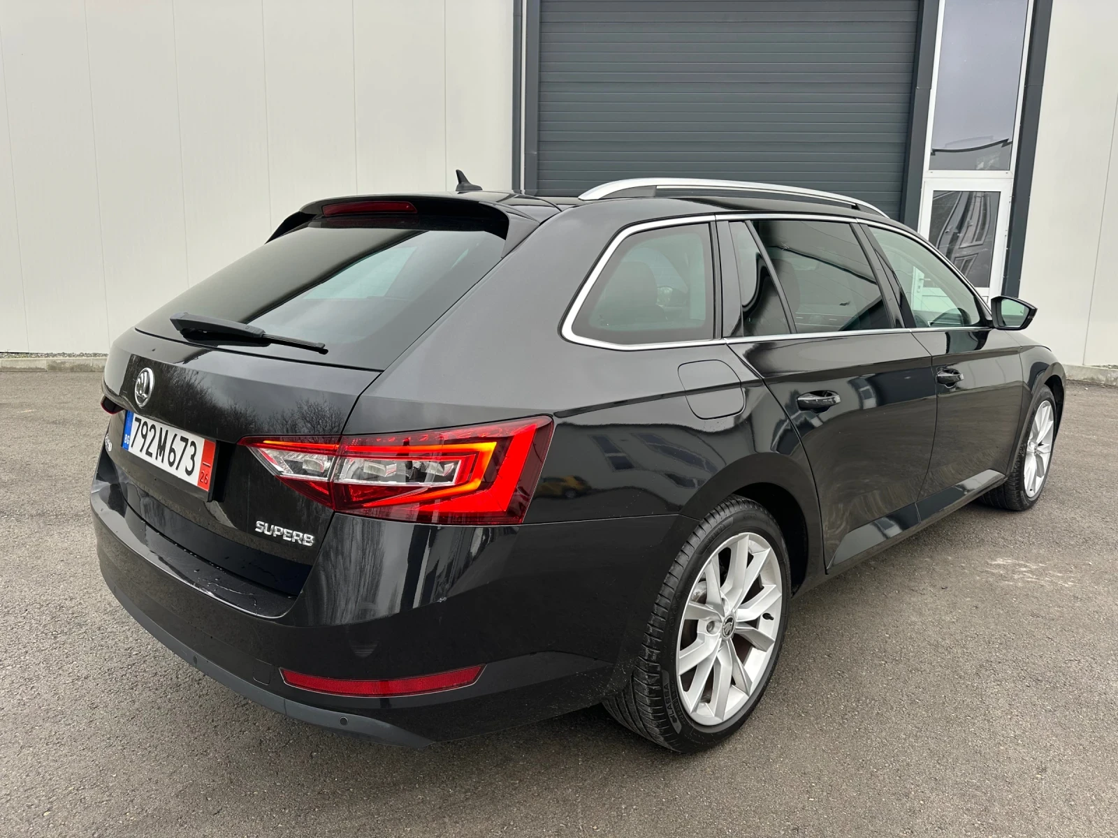 Skoda Superb 2.0TDI DSG - изображение 5