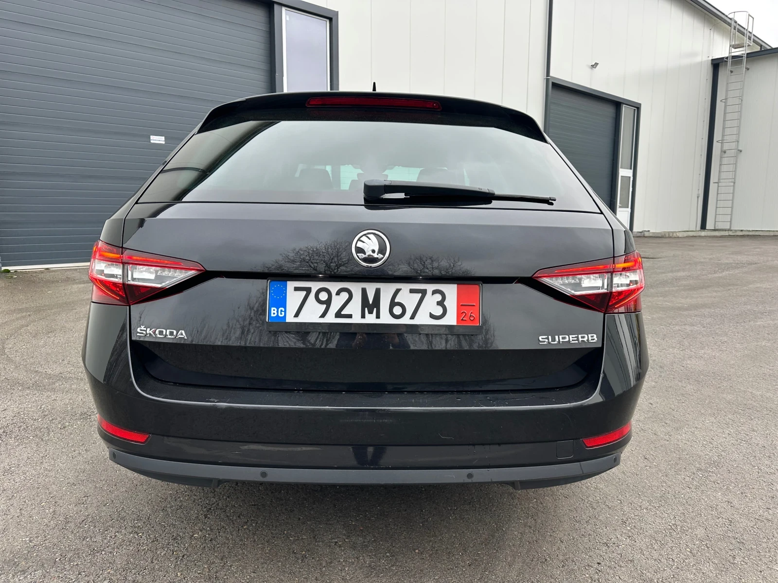 Skoda Superb 2.0TDI DSG - изображение 4