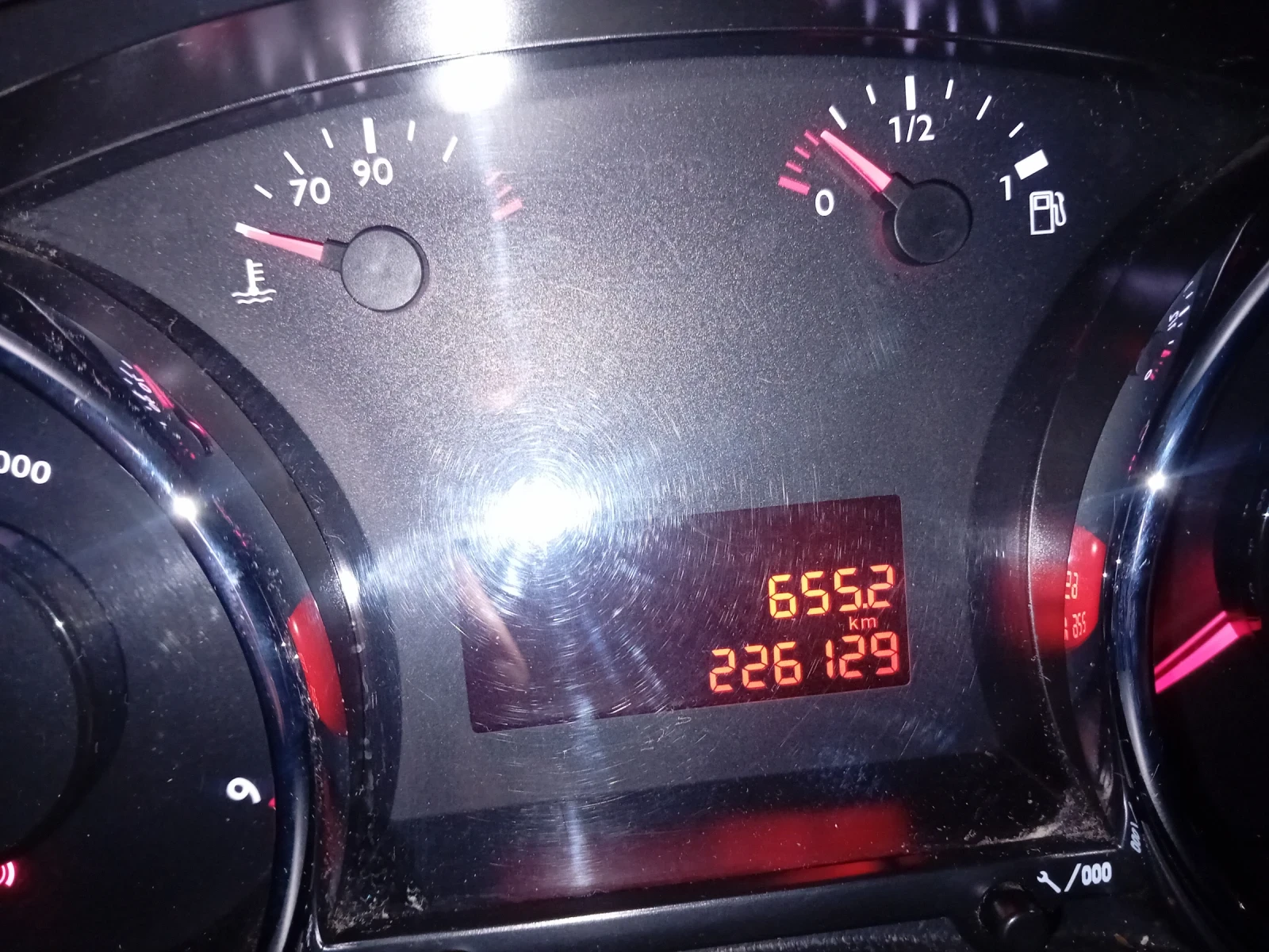 Peugeot 5008 1.6 HDI 112кс, снимка 6 - Автомобили и джипове - 53682338