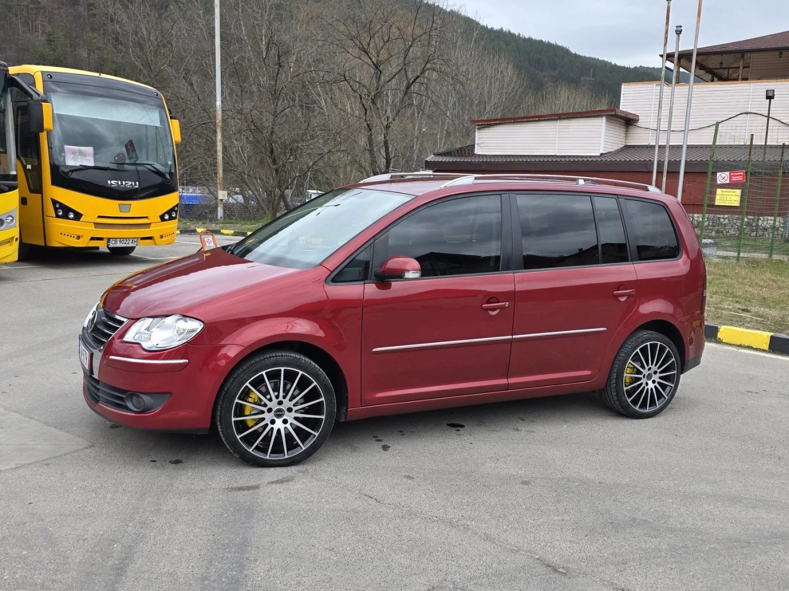 VW Touran 2.0, снимка 3 - Автомобили и джипове - 53915056