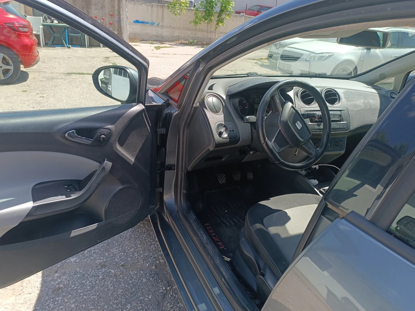 Seat Ibiza 1.2TDI 75 к.с., снимка 7 - Автомобили и джипове - 54691099