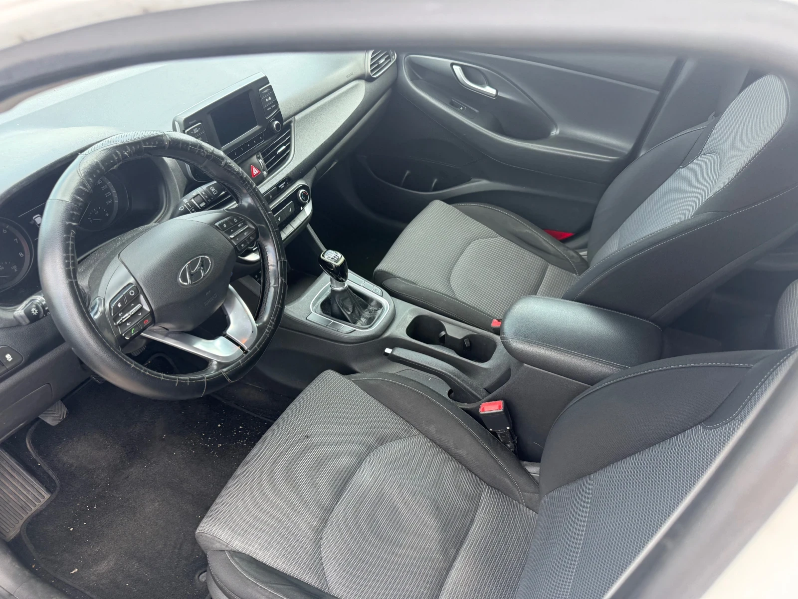 Hyundai I30 1.4i ГАЗ 100кс., снимка 10 - Автомобили и джипове - 55303601