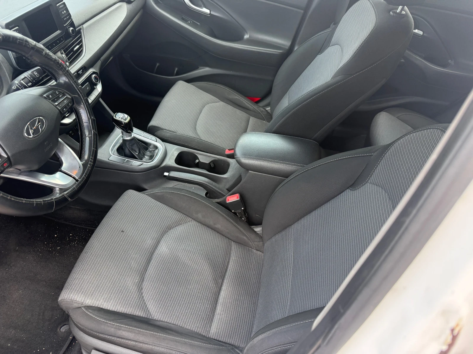 Hyundai I30 1.4i ГАЗ 100кс., снимка 9 - Автомобили и джипове - 55303601