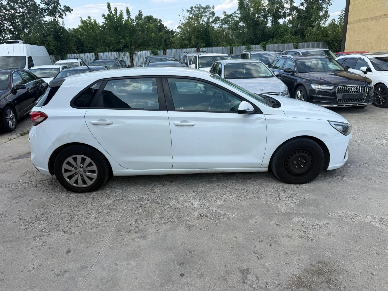 Hyundai I30 1.4i ГАЗ 100кс., снимка 4 - Автомобили и джипове - 55303601