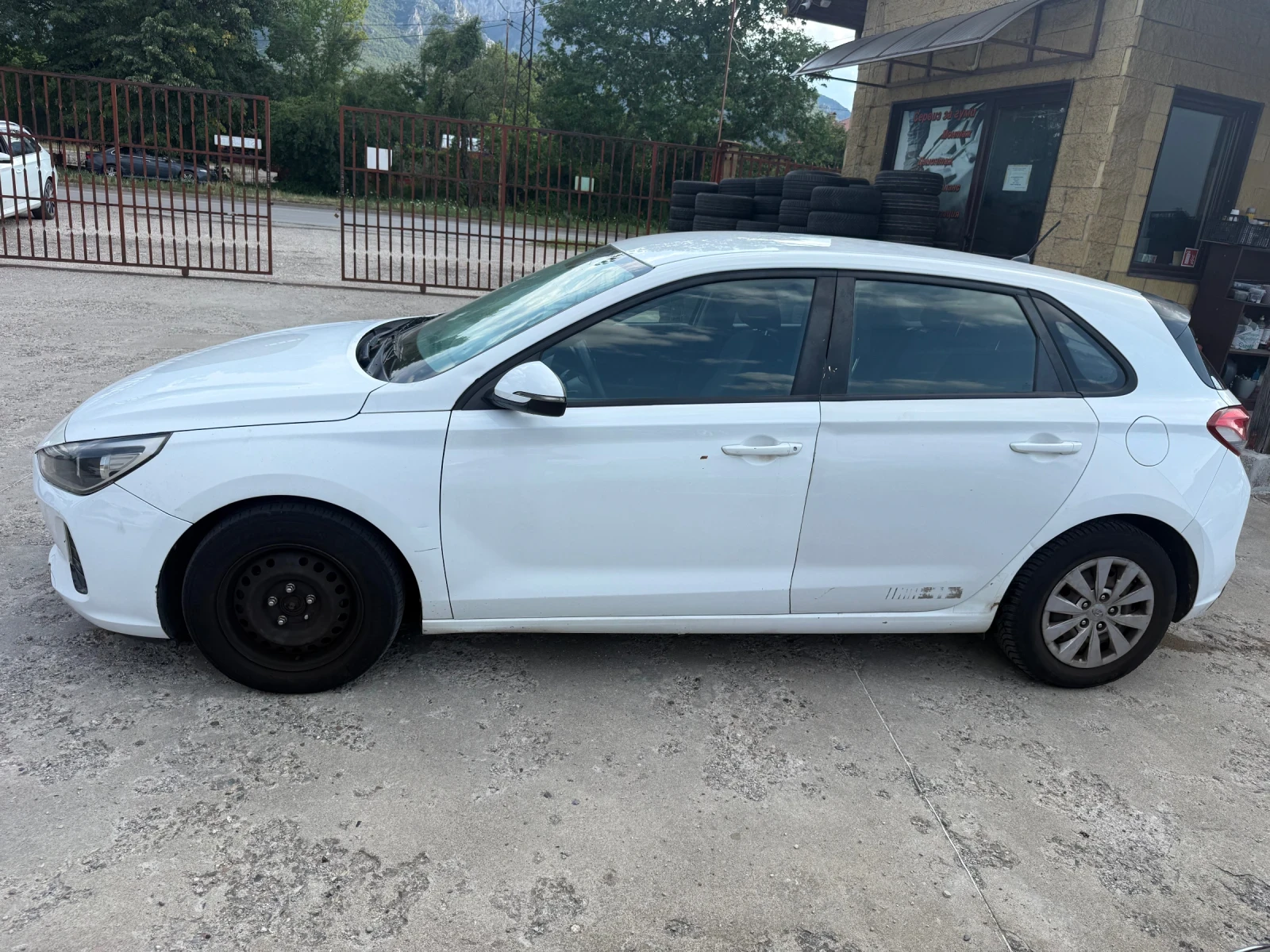 Hyundai I30 1.4i ГАЗ 100кс., снимка 5 - Автомобили и джипове - 55303601