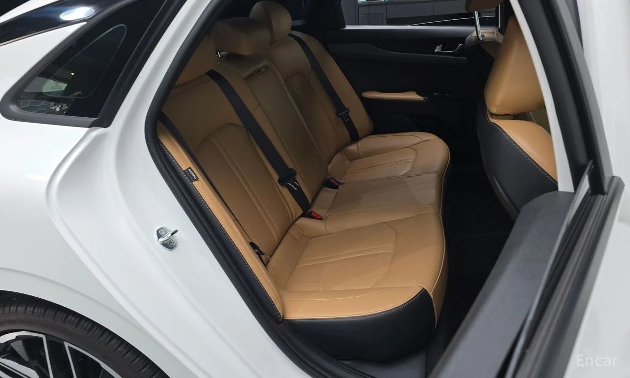 Kia K5 * ФИКСИРАНА ЦЕНА ДО БЪЛГАРИЯ * АВТОКРЕДИТ, снимка 16 - Автомобили и джипове - 55422452