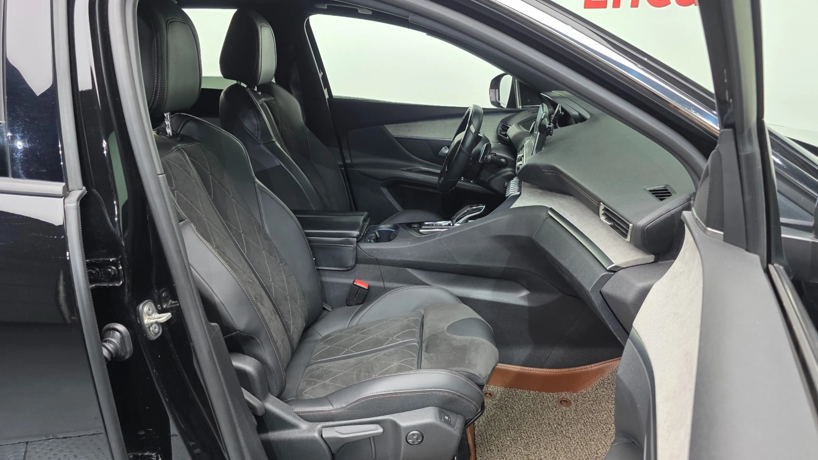 Peugeot 3008 2.0 BlueHDi GT | Адаптивен круиз | Панорама, снимка 12 - Автомобили и джипове - 55719799