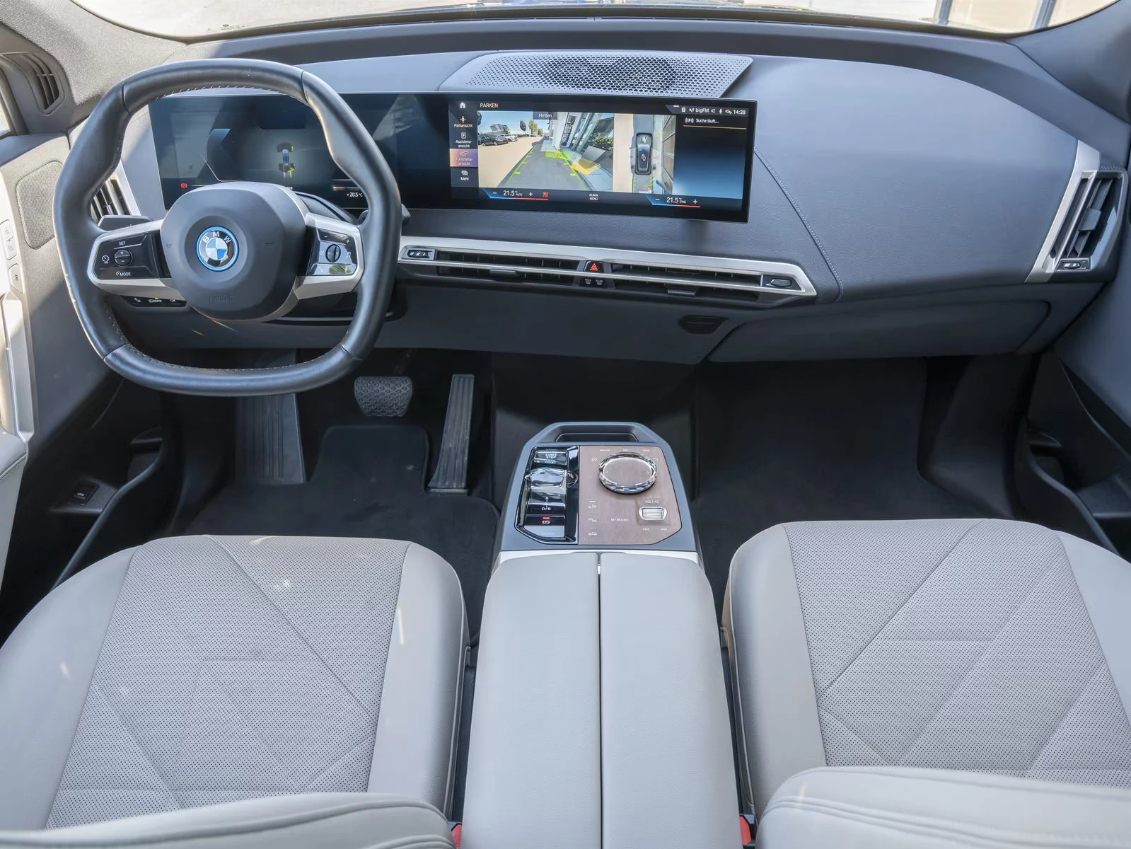 BMW iX 50/523HP/SPORT/PANO/360/ACC/854z, снимка 8 - Автомобили и джипове - 55936758