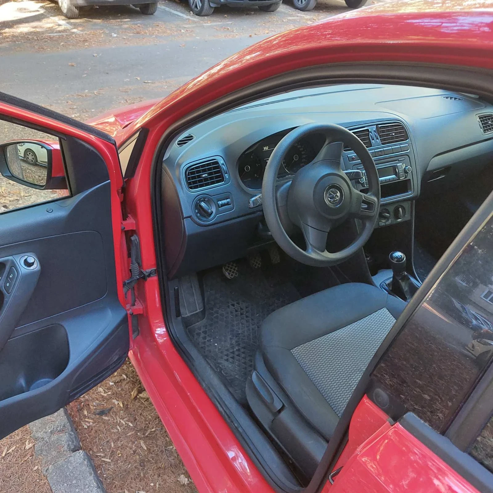 VW Polo, снимка 8 - Автомобили и джипове - 55963635