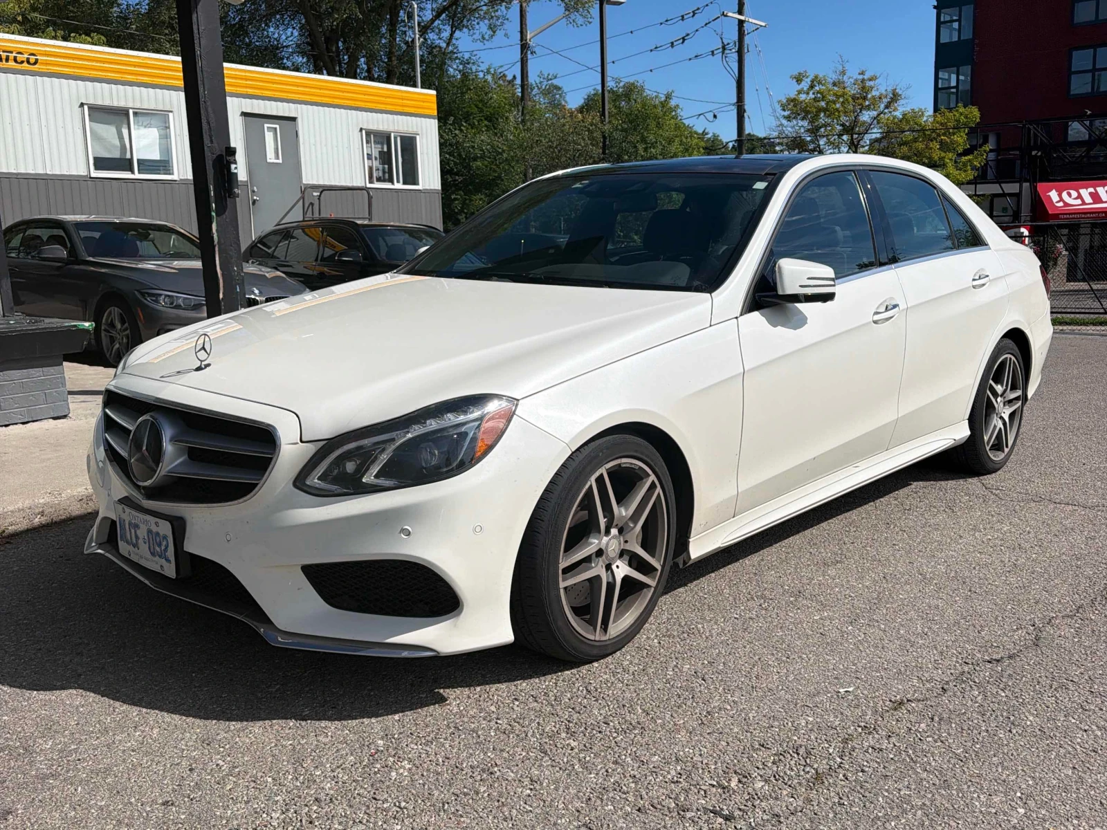 Mercedes-Benz E 500  * CARFAX * БЕЗ ПЪРВОНАЧАЛНА ВНОСКА, снимка 15 - Автомобили и джипове - 56134650